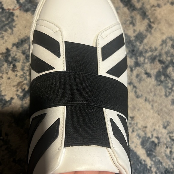 Women’s Burberry shoes - Picture 5 of 6